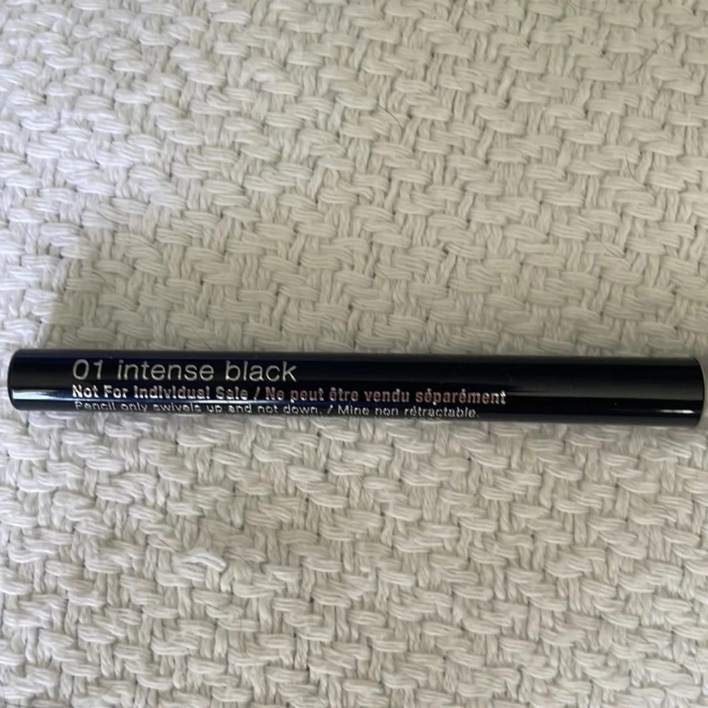 NEW Clinique Quickliner for Eyes Intense Eyeliner